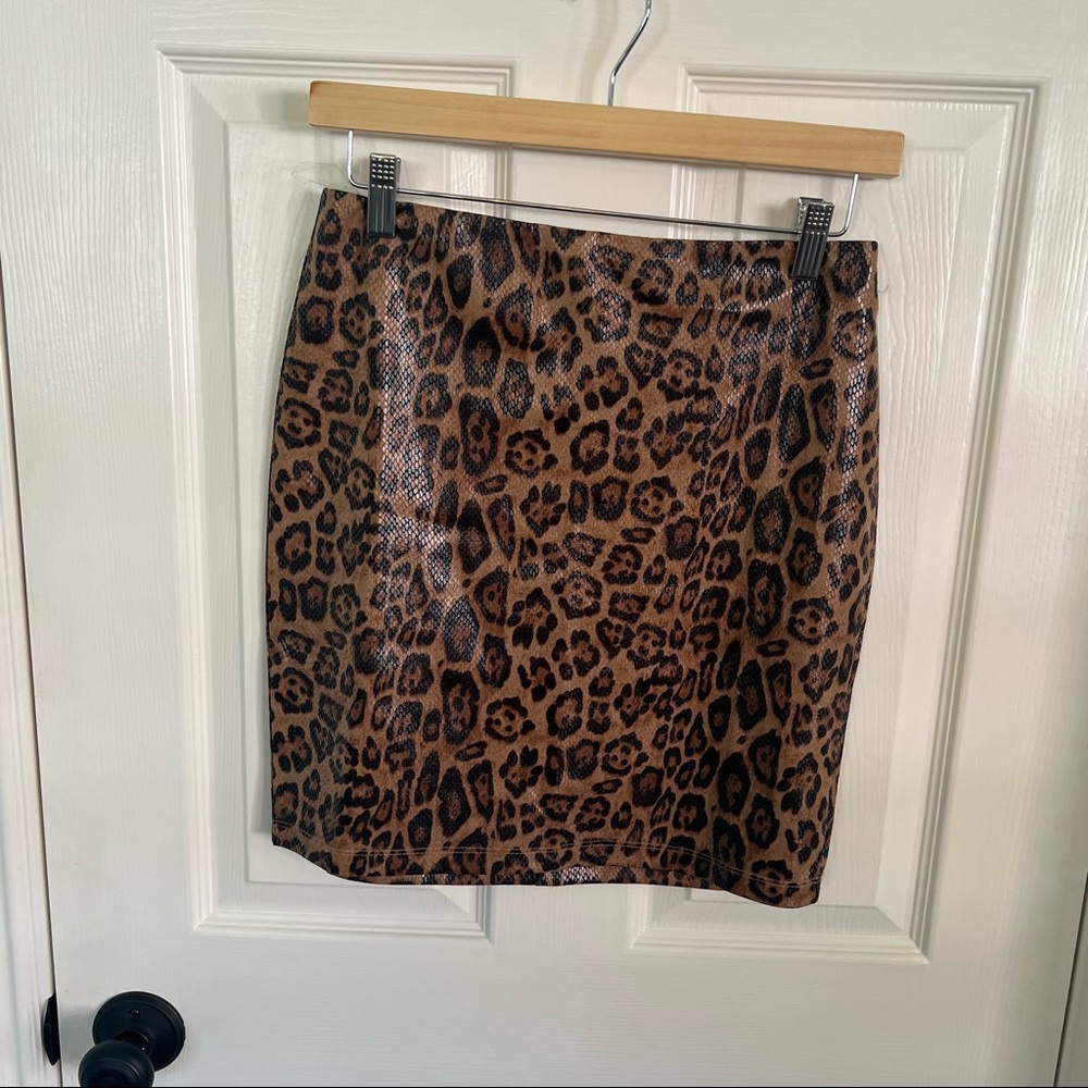 TIC TOC Cheetah Print Mini Skirt